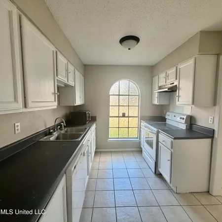 $1,600 | 2513 Calle Hermosa Street, Gautier, MS 39553