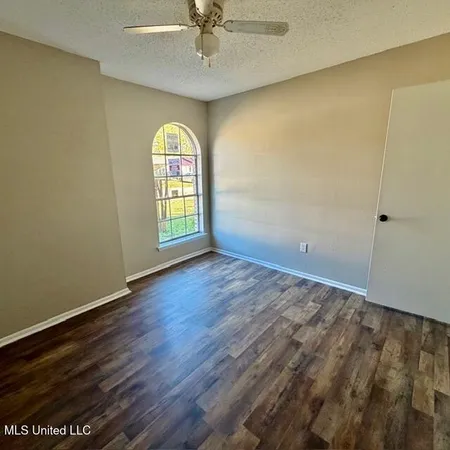$1,600 | 2513 Calle Hermosa Street, Gautier, MS 39553