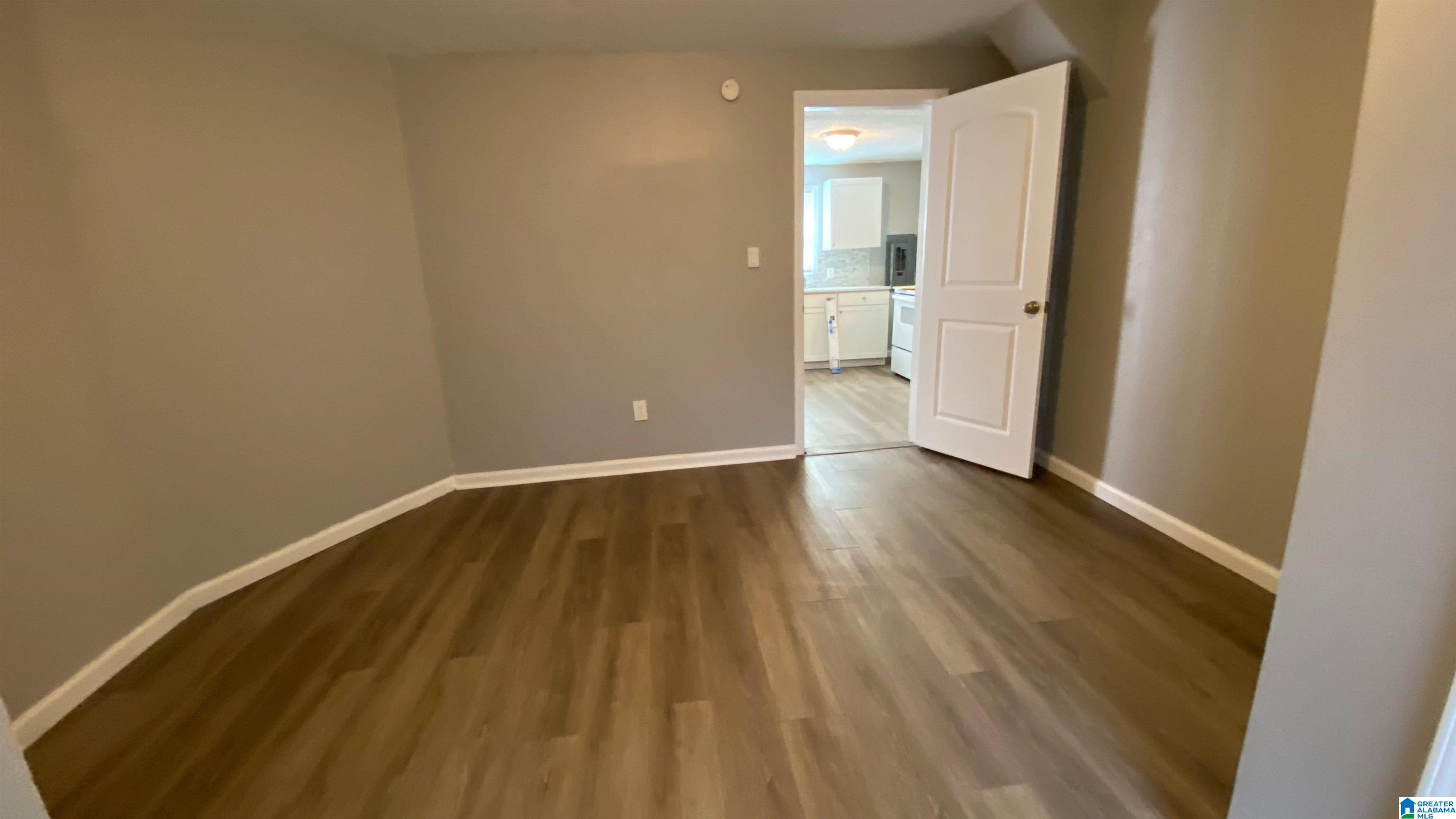 1316 Court R Birmingham, AL 35218 - Photo 9 of 17