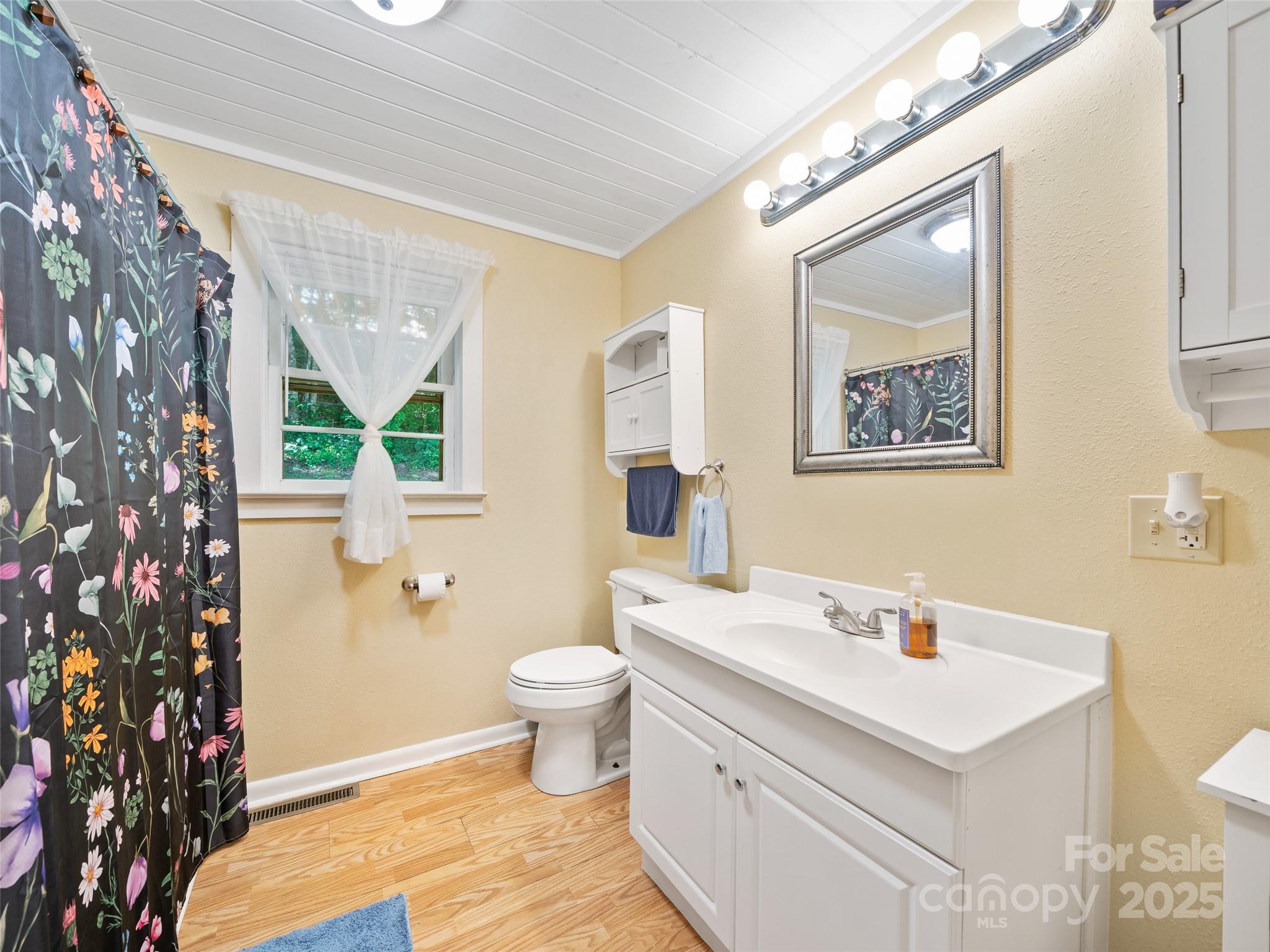 43 Jarrett Road Bakersville, NC 28705 - Photo 9 of 26 Gallery Image 9