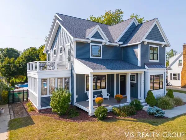 $899,900 | 1607 Sheldon Road, Grand Haven, MI 49417