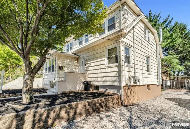 $2,650 | 757 Ray Avenue, Unit 2, Ridgefield, NJ 07657