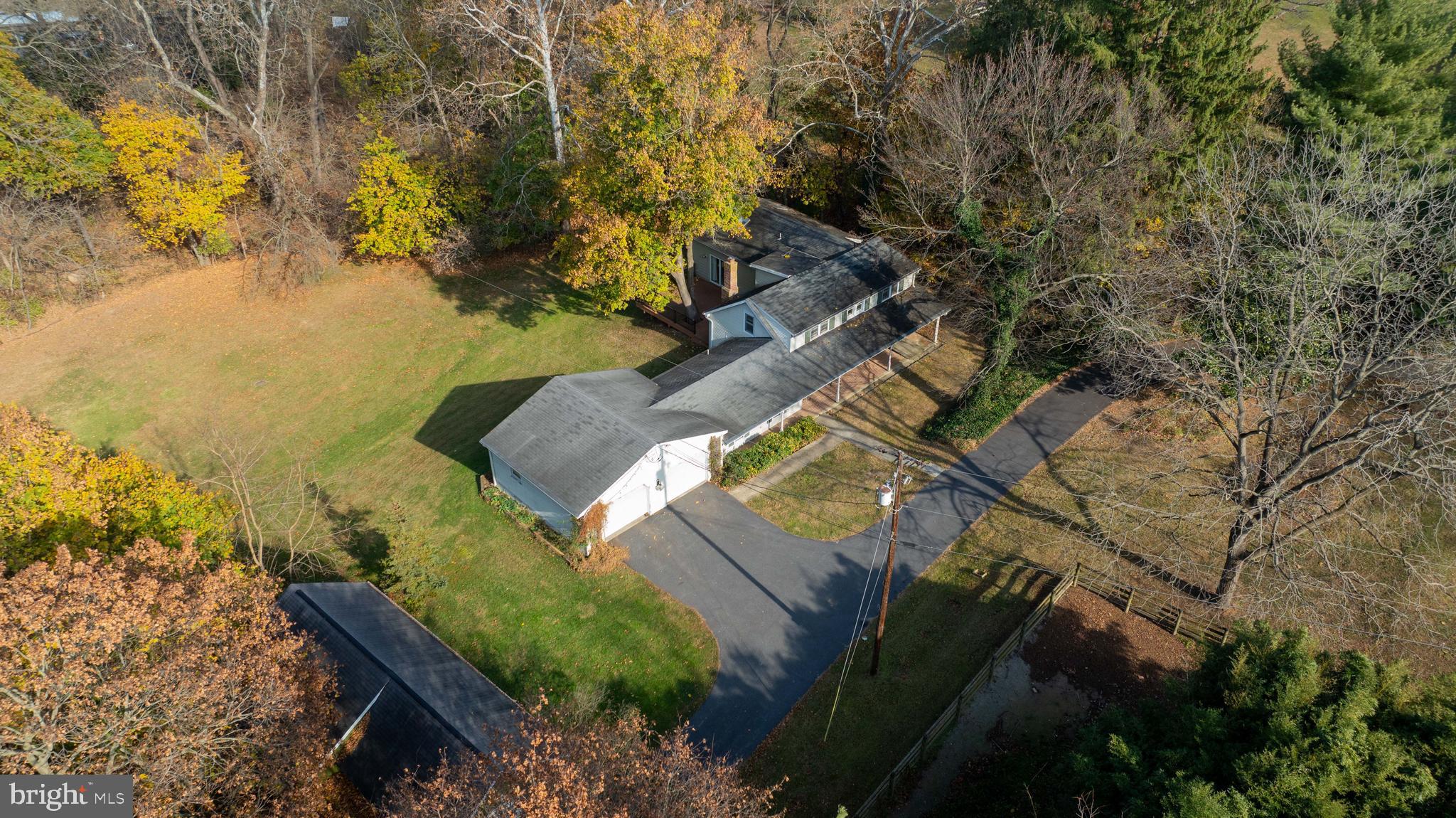 925 Rabbit Hill Road Lititz, PA 17543 - Photo 4 of 52