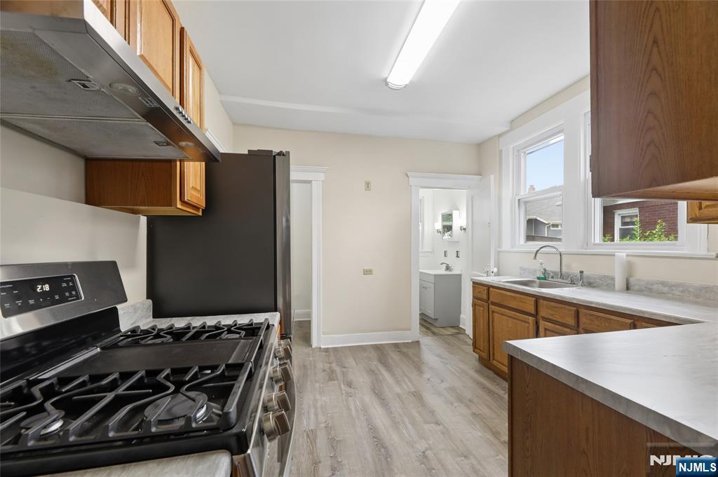 42 Walnut Street Rutherford, NJ 07070 - Photo 11 of 39
