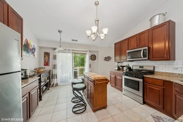 $455,000 | 1952 Crenshaw Circle, Unit 1952, Vernon Hills, IL 60061