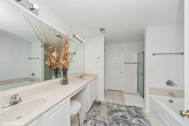 $455,000 | 1952 Crenshaw Circle, Unit 1952, Vernon Hills, IL 60061