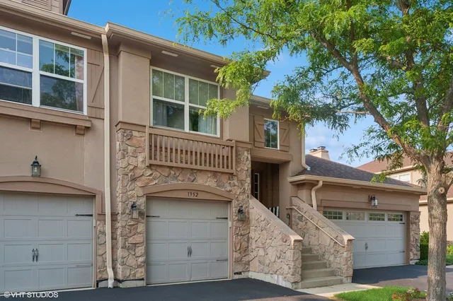 $455,000 | 1952 Crenshaw Circle, Unit 1952, Vernon Hills, IL 60061