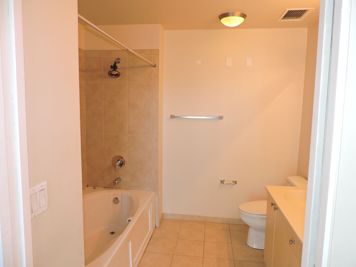 235 West Van Buren Street, Unit 1714 Chicago, IL 60607 - Photo 13 of 32