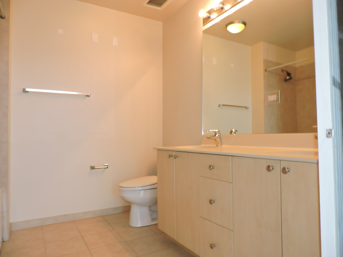 235 West Van Buren Street, Unit 1714 Chicago, IL 60607 - Photo 16 of 32
