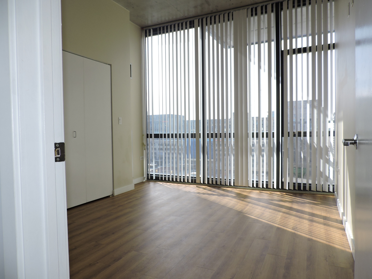 235 West Van Buren Street, Unit 1714 Chicago, IL 60607 - Photo 7 of 32