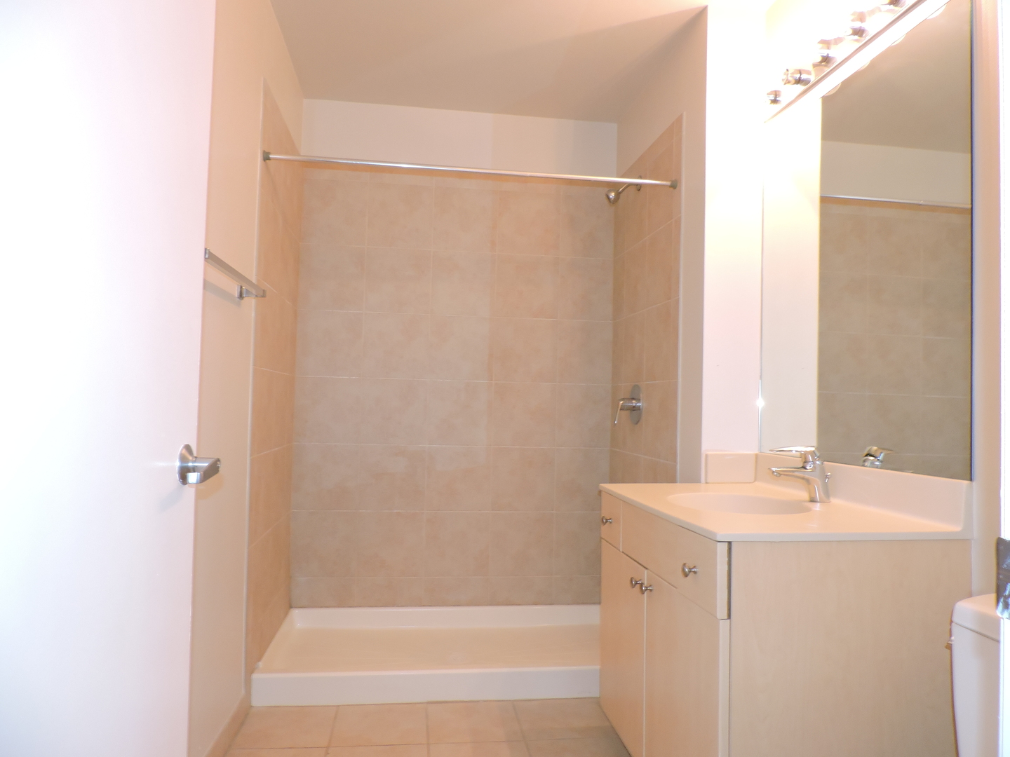 235 West Van Buren Street, Unit 1714 Chicago, IL 60607 - Photo 8 of 32
