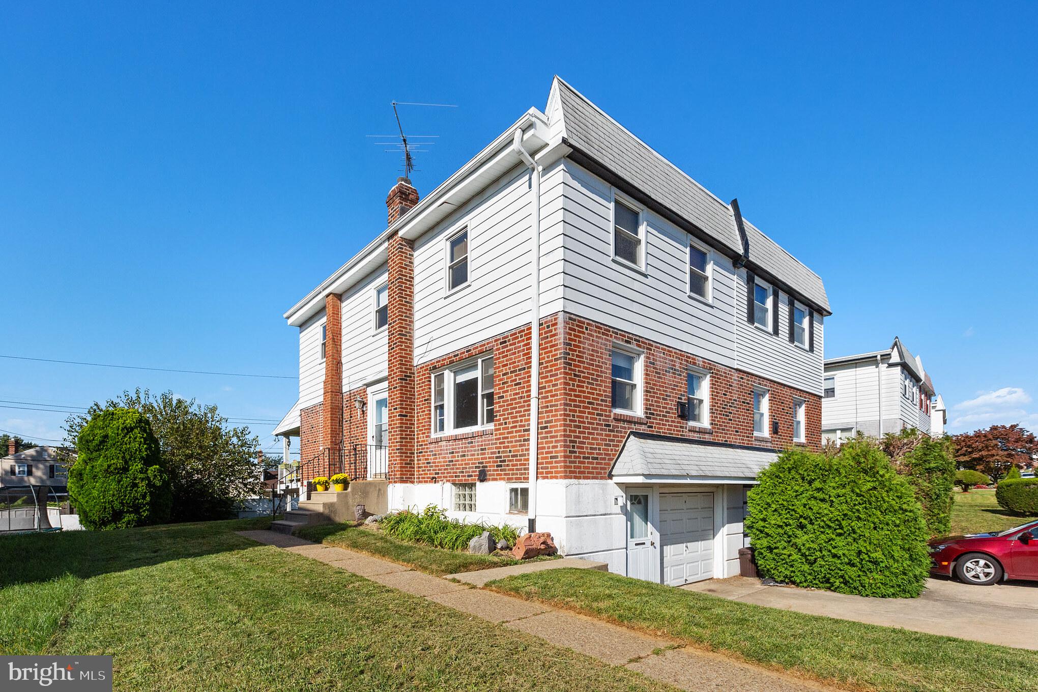 1160 Morefield Road Philadelphia, PA 19115 - Photo 2 of 31 Exterior & side yard