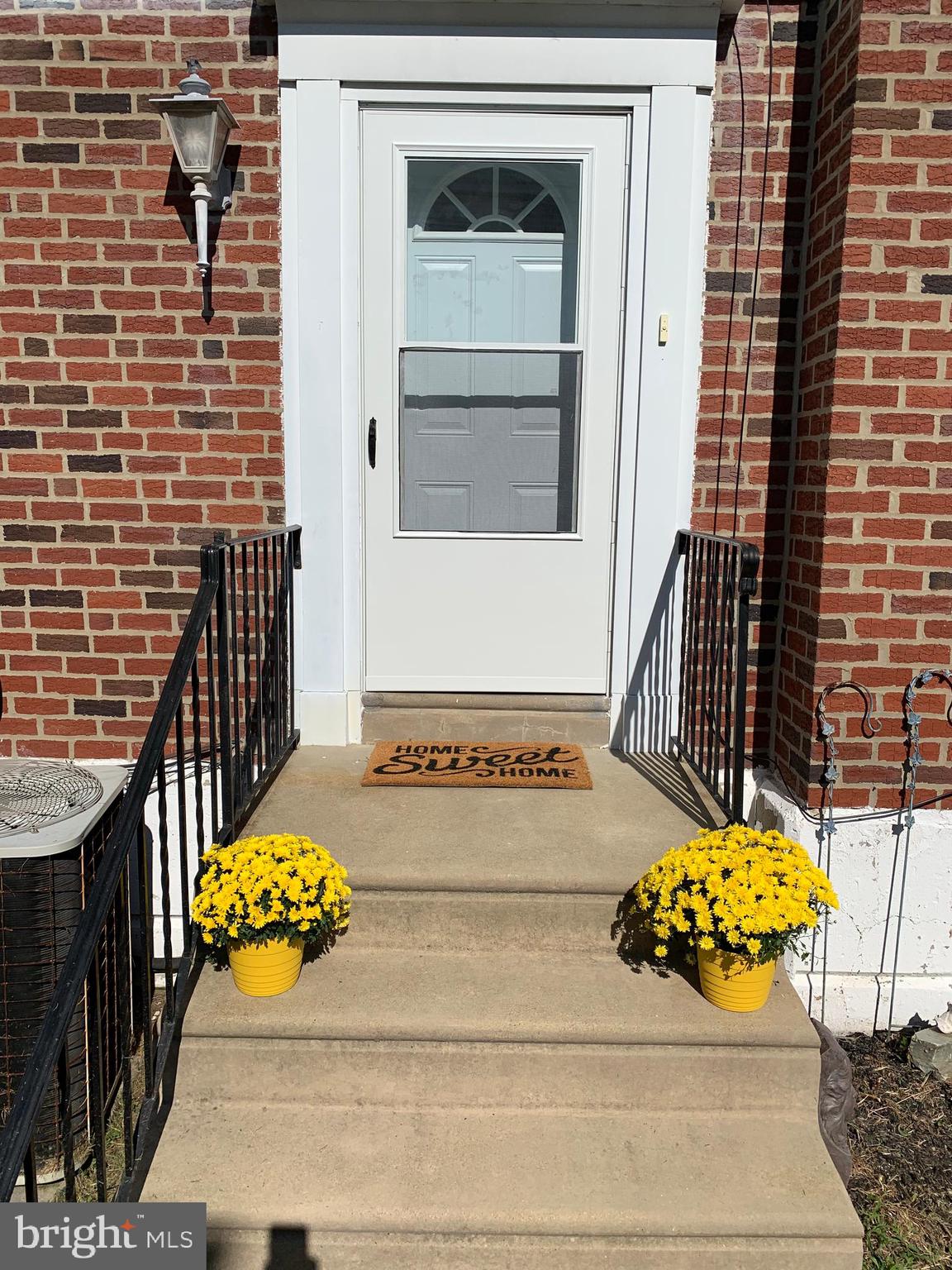 1160 Morefield Road Philadelphia, PA 19115 - Photo 4 of 31 front entrance