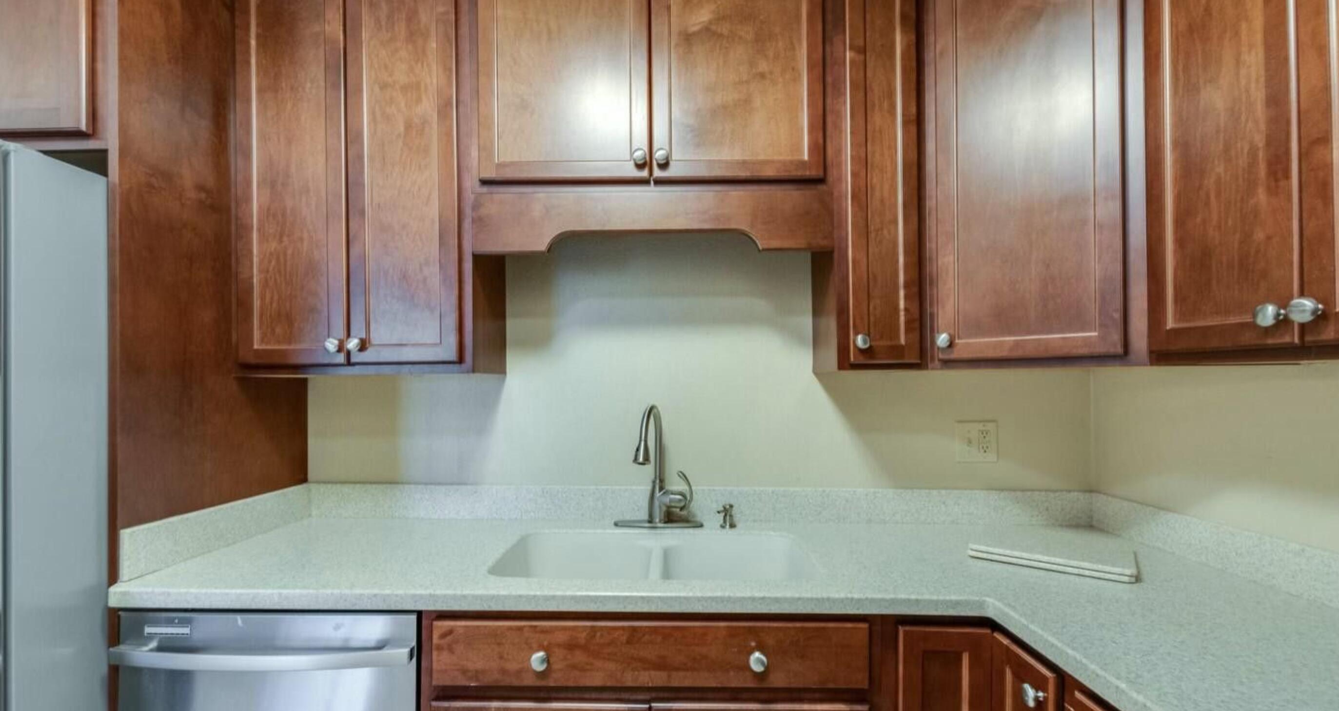 900 Mountain Creek Road, Unit P236 Chattanooga, TN 37405 - Photo 11 of 32 Kitchen