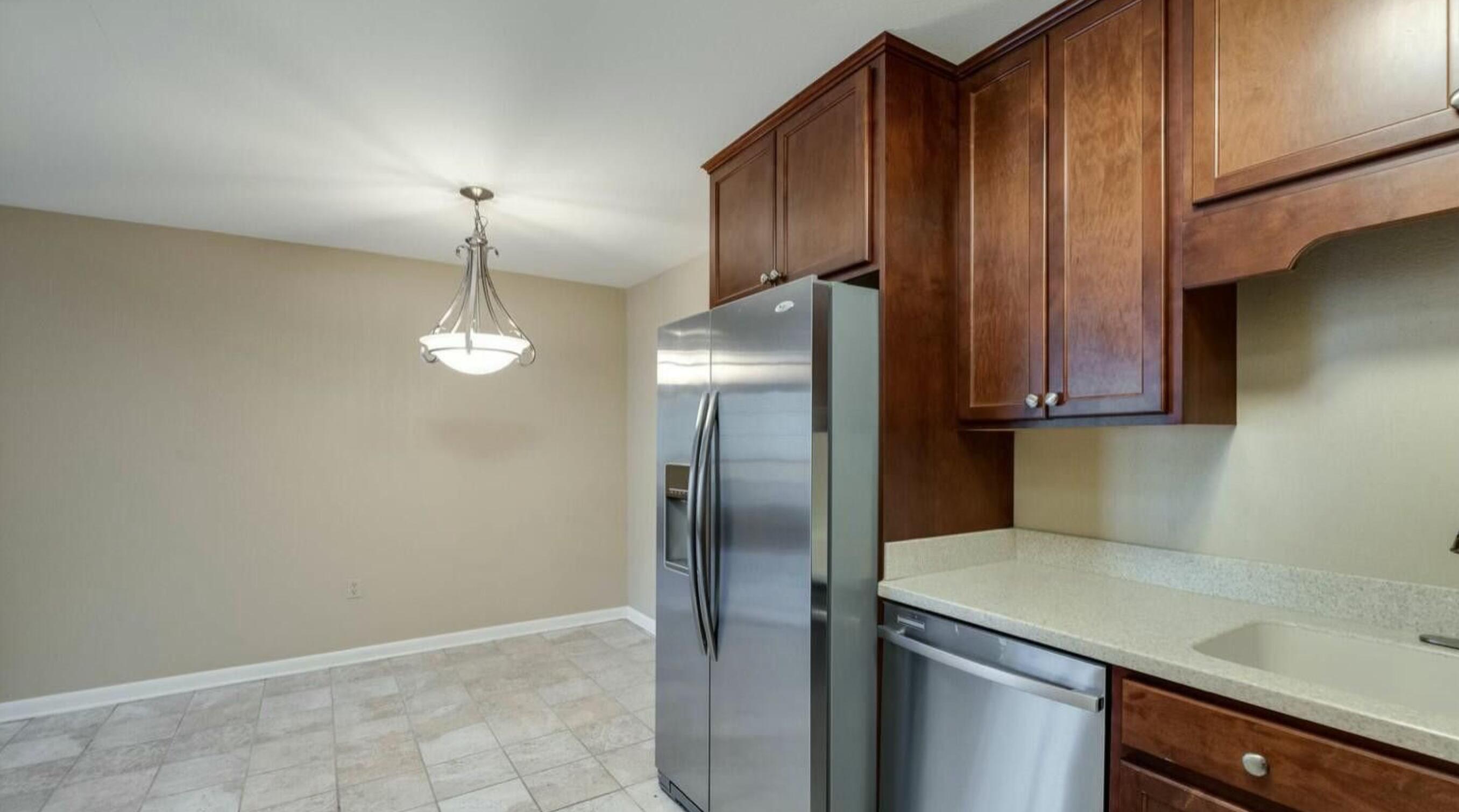 900 Mountain Creek Road, Unit P236 Chattanooga, TN 37405 - Photo 12 of 32 Kitchen