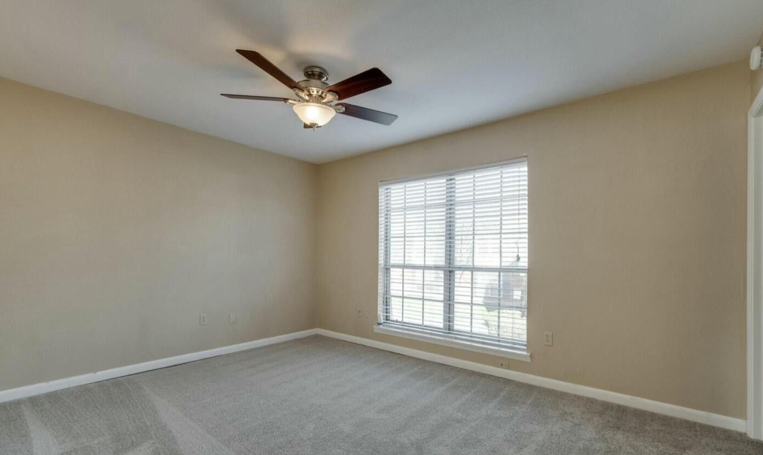 900 Mountain Creek Road, Unit P236 Chattanooga, TN 37405 - Photo 15 of 32 Bedroom