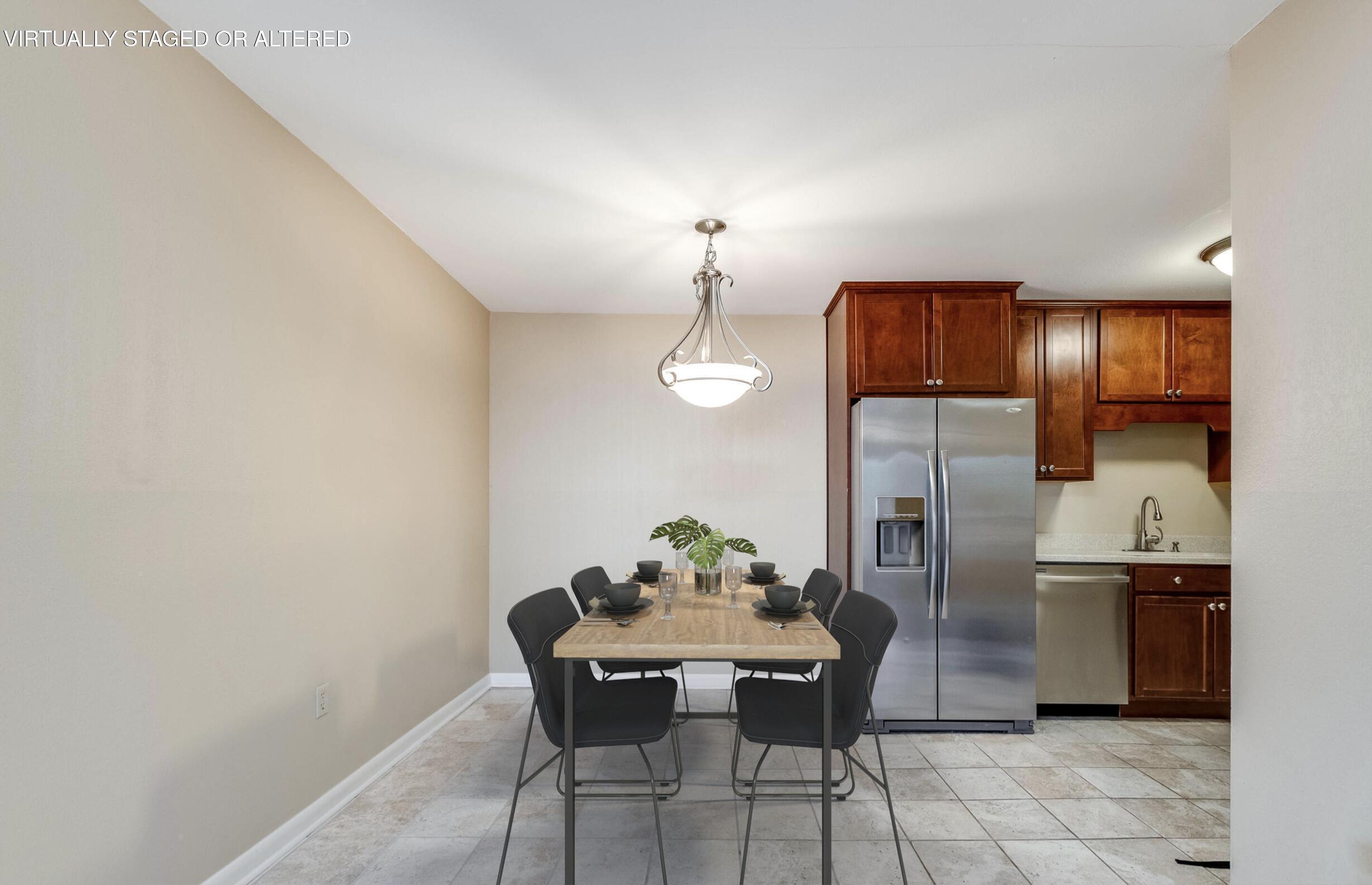 900 Mountain Creek Road, Unit P236 Chattanooga, TN 37405 - Photo 7 of 32 Living Room
