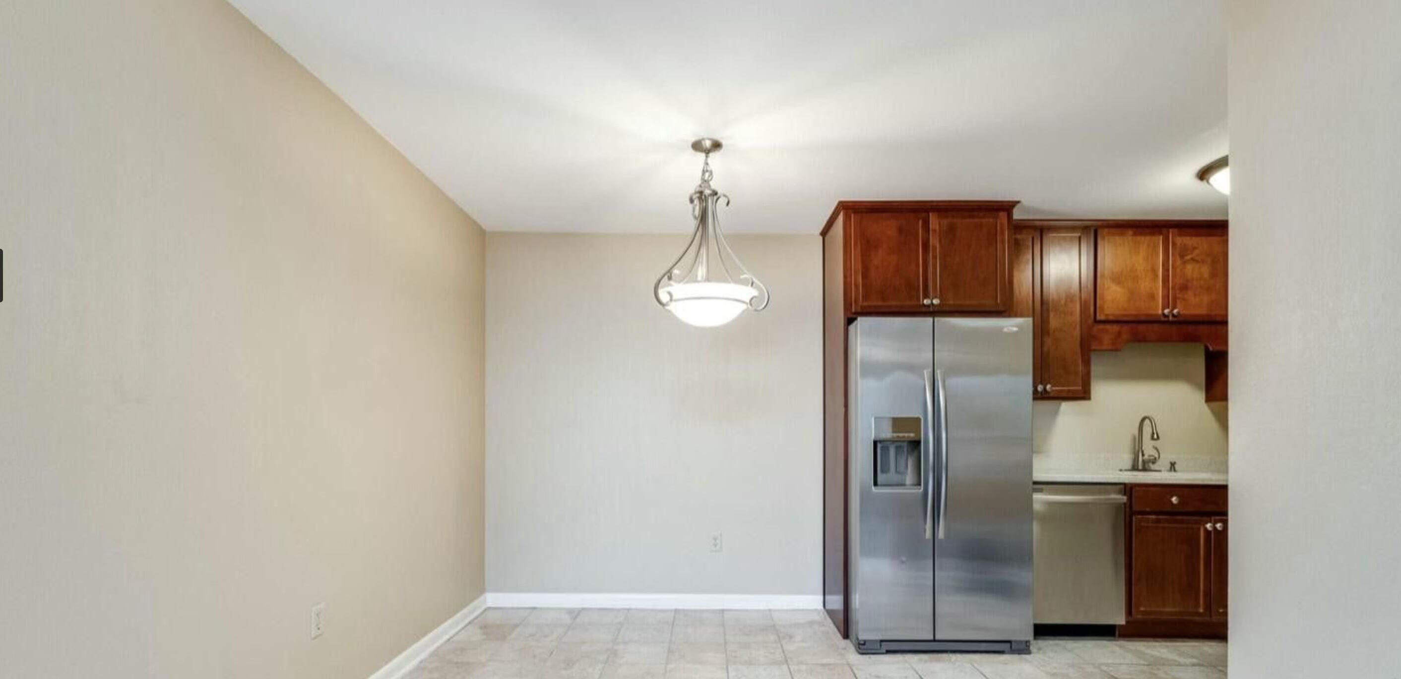 900 Mountain Creek Road, Unit P236 Chattanooga, TN 37405 - Photo 8 of 32 Dining and Kitchen