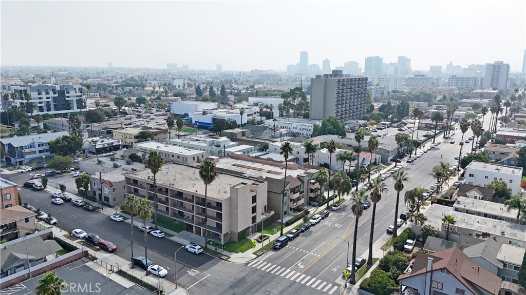 1140 Pacific Avenue, Unit 7 Long Beach, CA 90813 - Photo 20 of 21 a view of city with tall buildings