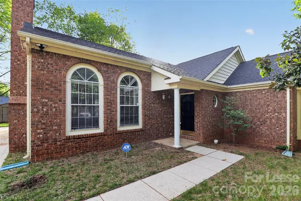 $1,825 | 900 Gretna Green Drive, Charlotte, NC 28217