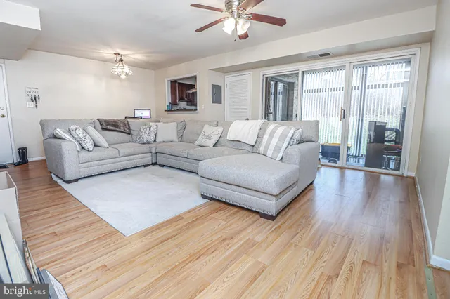 $2,000 | 5478 Cedar Lane, Unit A4, Columbia, MD 21044