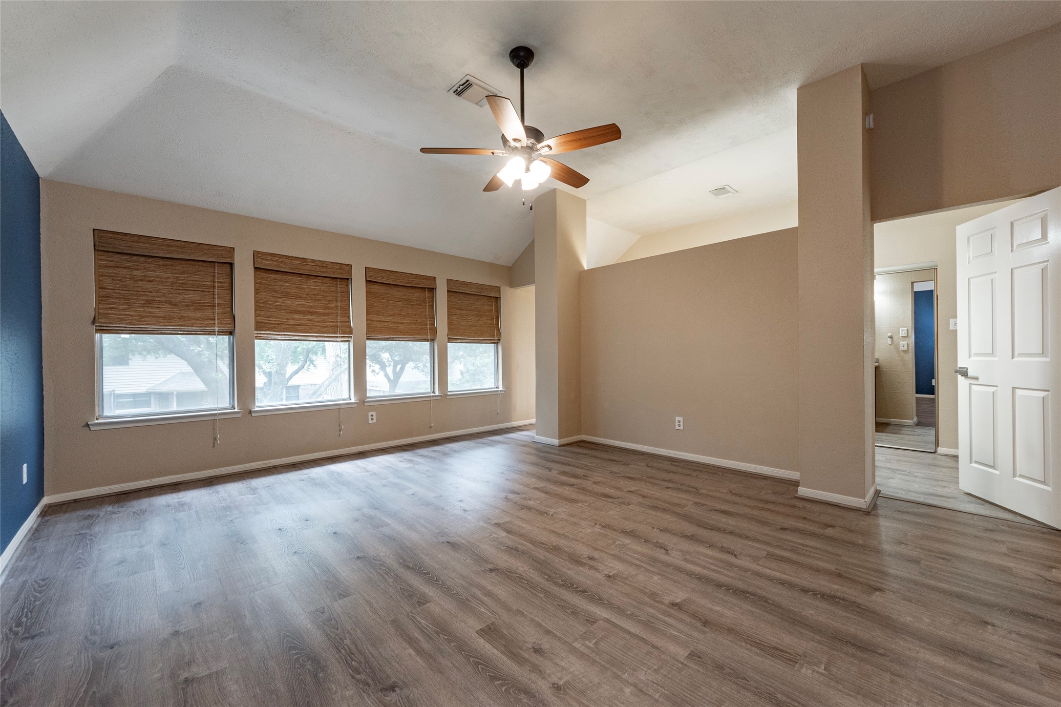 1227 Mabry Mill Road Houston, TX 77062 - Photo 23 of 39