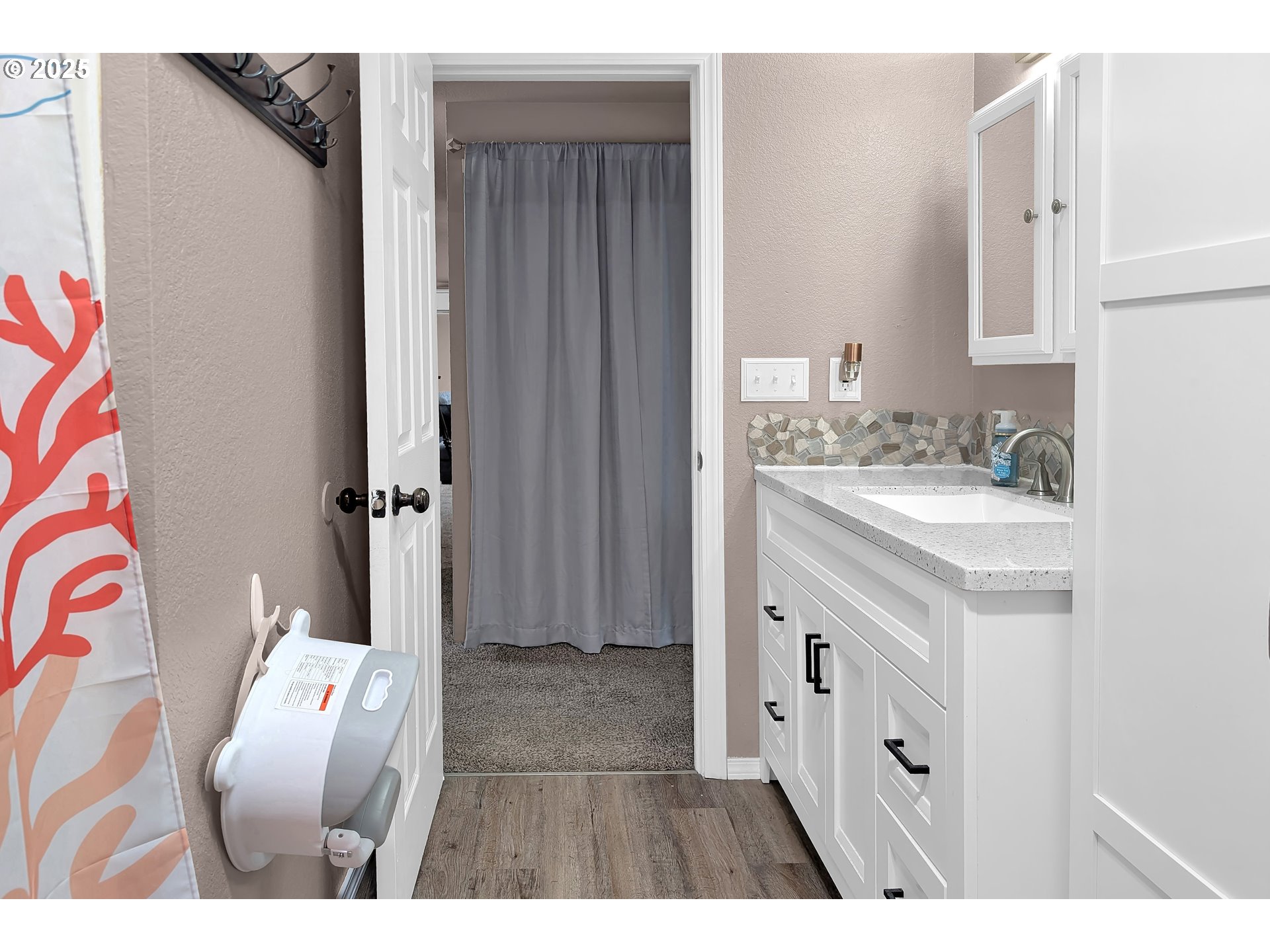 1300 Rolling Hills Road Roseburg, OR 97471 - Photo 17 of 27