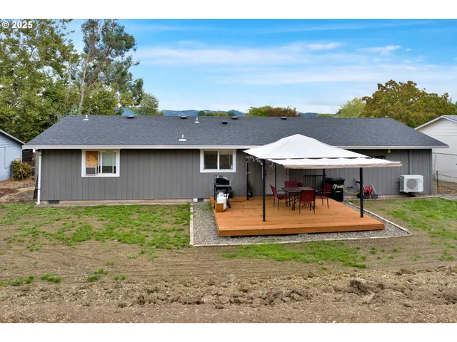 $331,000 | 1300 Rolling Hills Road, Roseburg, OR 97471