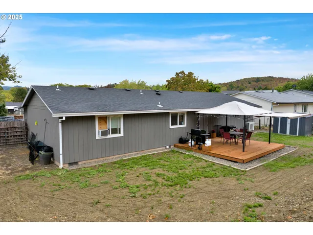 $331,000 | 1300 Rolling Hills Road, Roseburg, OR 97471