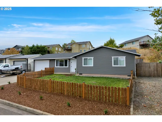 $331,000 | 1300 Rolling Hills Road, Roseburg, OR 97471