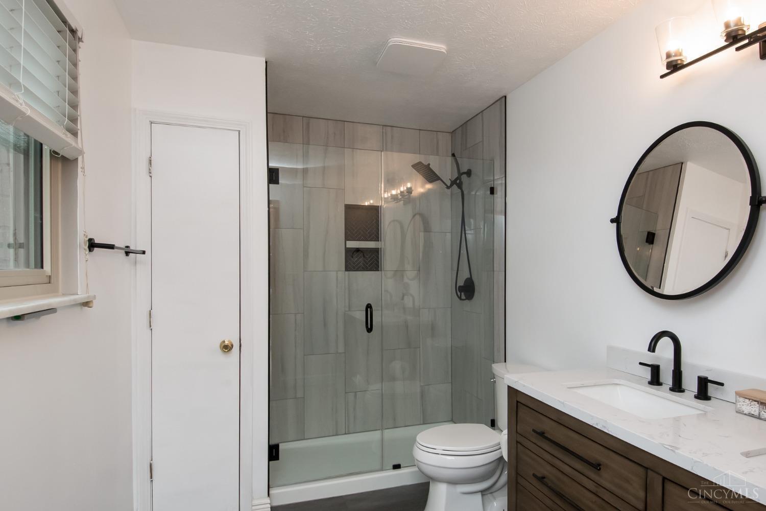 3675 Rackacres Drive Cincinnati, OH 45211 - Photo 11 of 31 Gallery Image 11