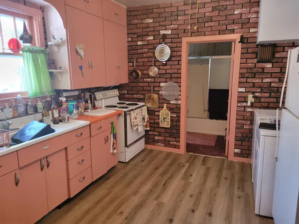 $90,000 | 105 2nd Street North, Karlstad, MN 56732