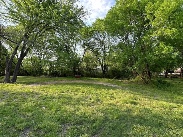 $38,000 | 704 East 8th Street, Bonham, TX 75418