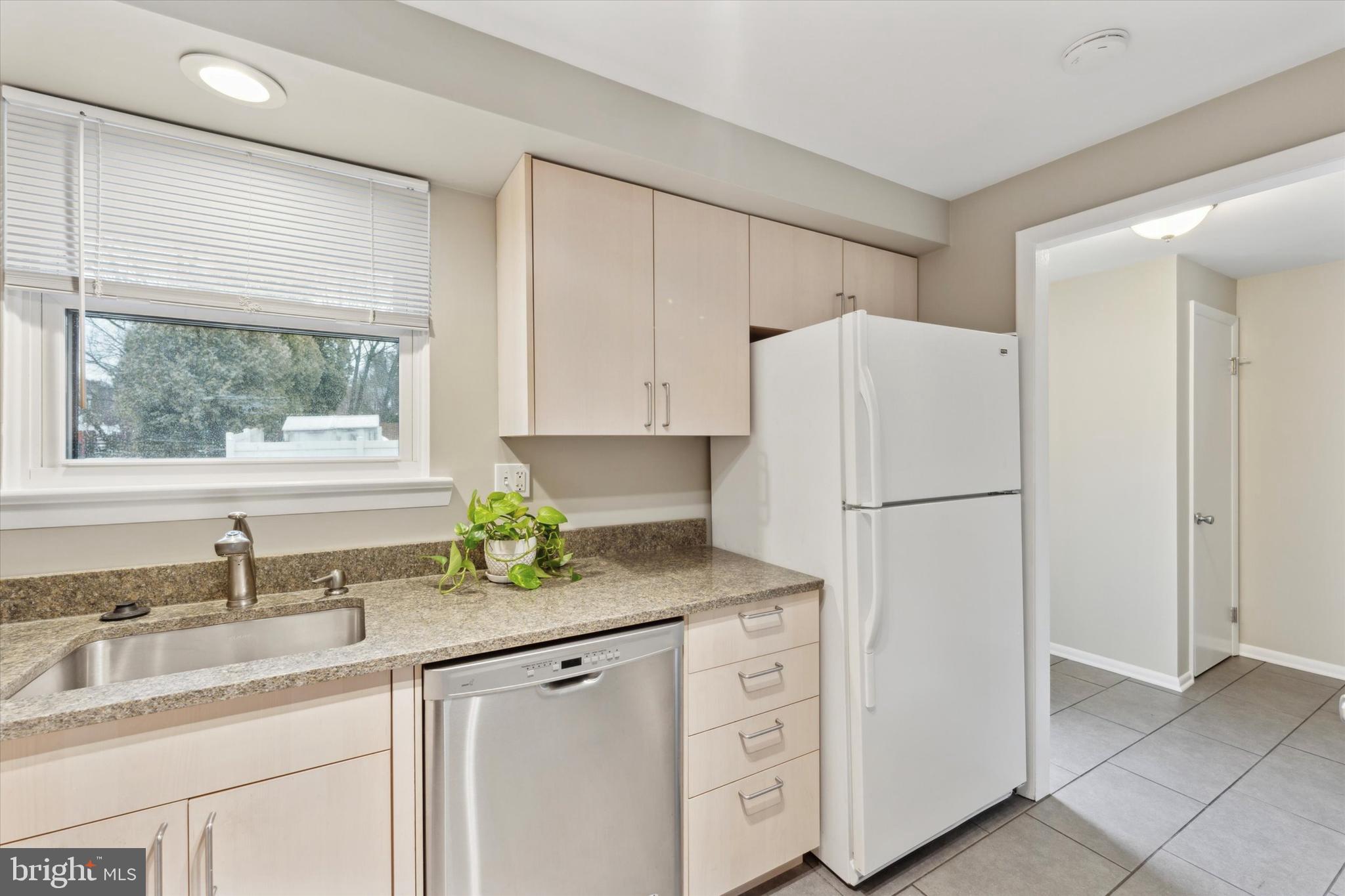 315 South Valley Forge Road, Unit 5 Devon, PA 19333 - Photo 6 of 16 Kitchen