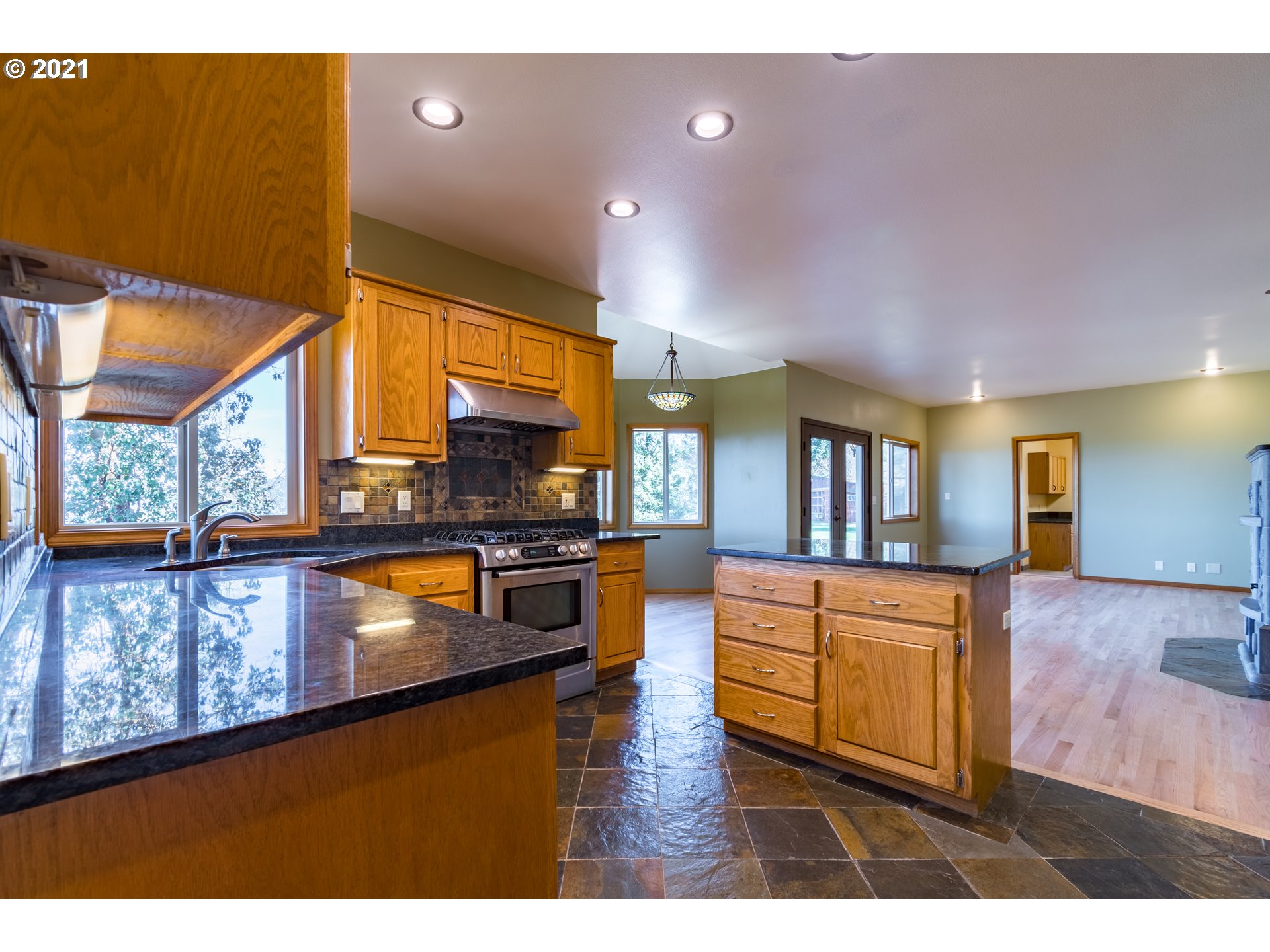 33391 Craig Loop Cottage Grove, OR 97424 - Photo 12 of 32
