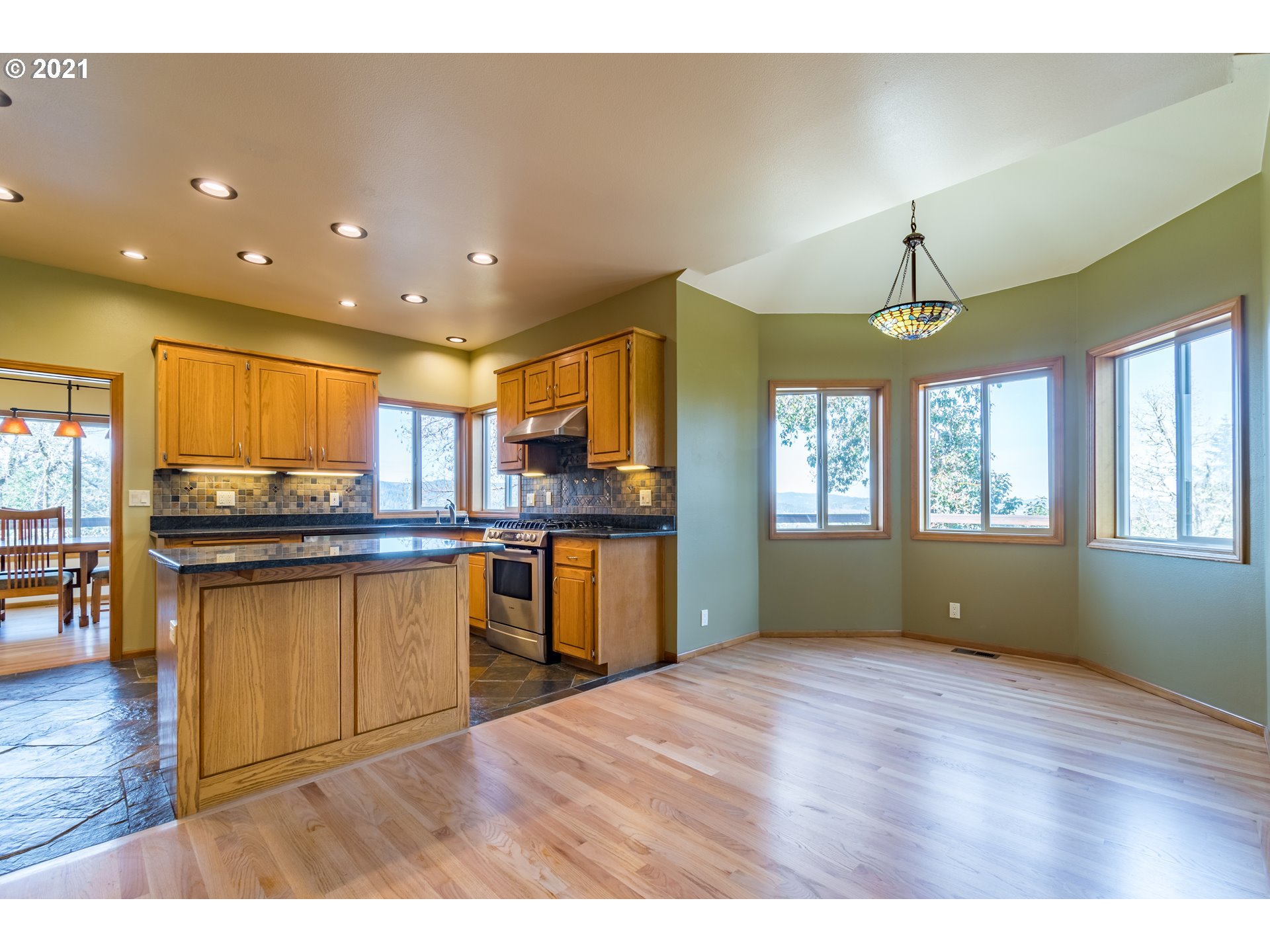 33391 Craig Loop Cottage Grove, OR 97424 - Photo 15 of 32
