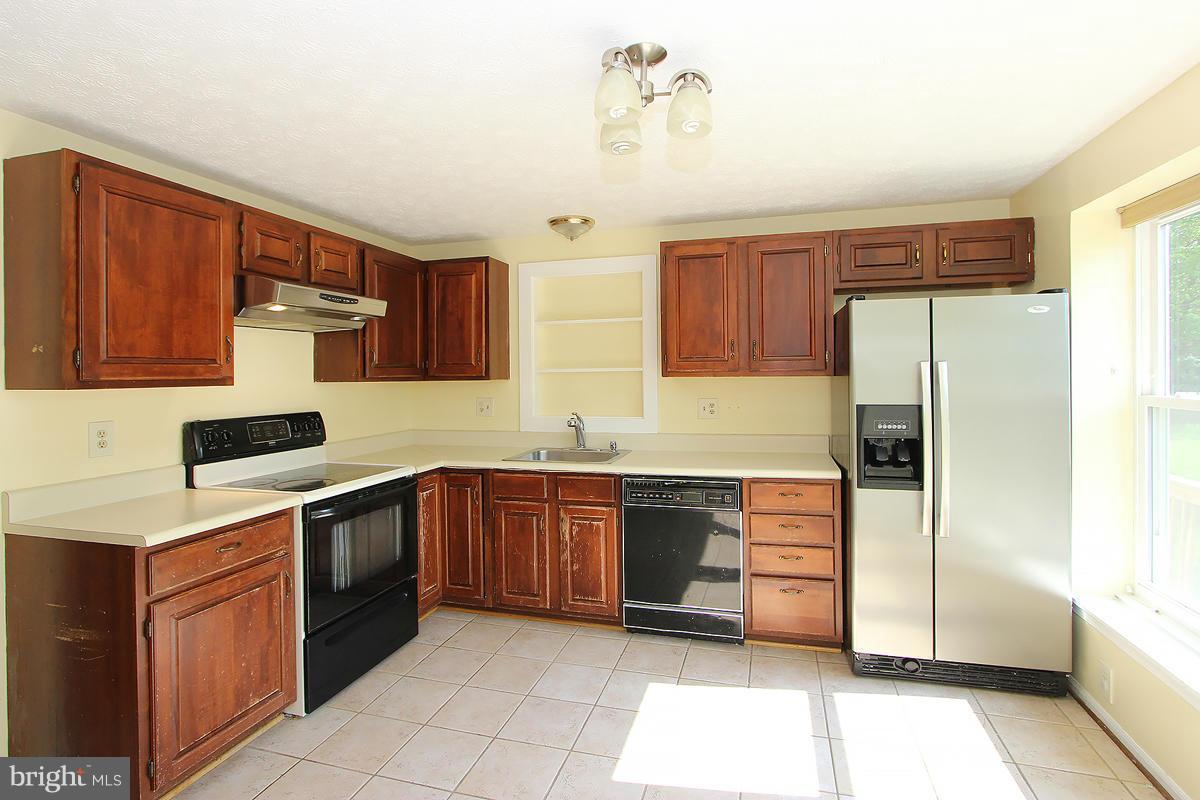 3153 Beethoven Way Silver Spring, MD 20904 - Photo 8 of 19 Kitchen