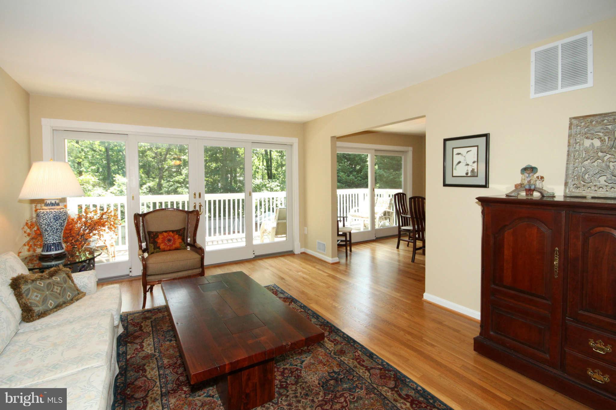 8201 Langbrook Road Springfield, VA 22152 - Photo 2 of 29 Living Room