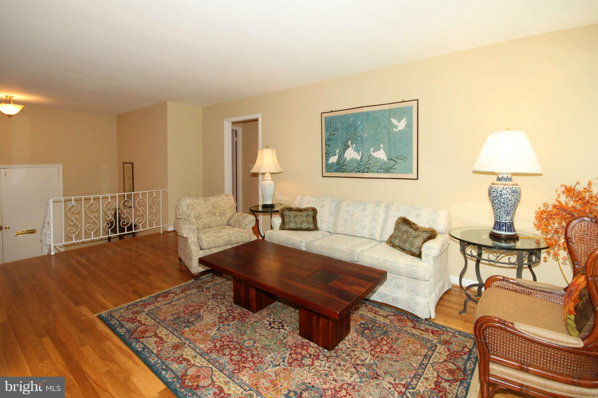 8201 Langbrook Road Springfield, VA 22152 - Photo 3 of 29 Living Room