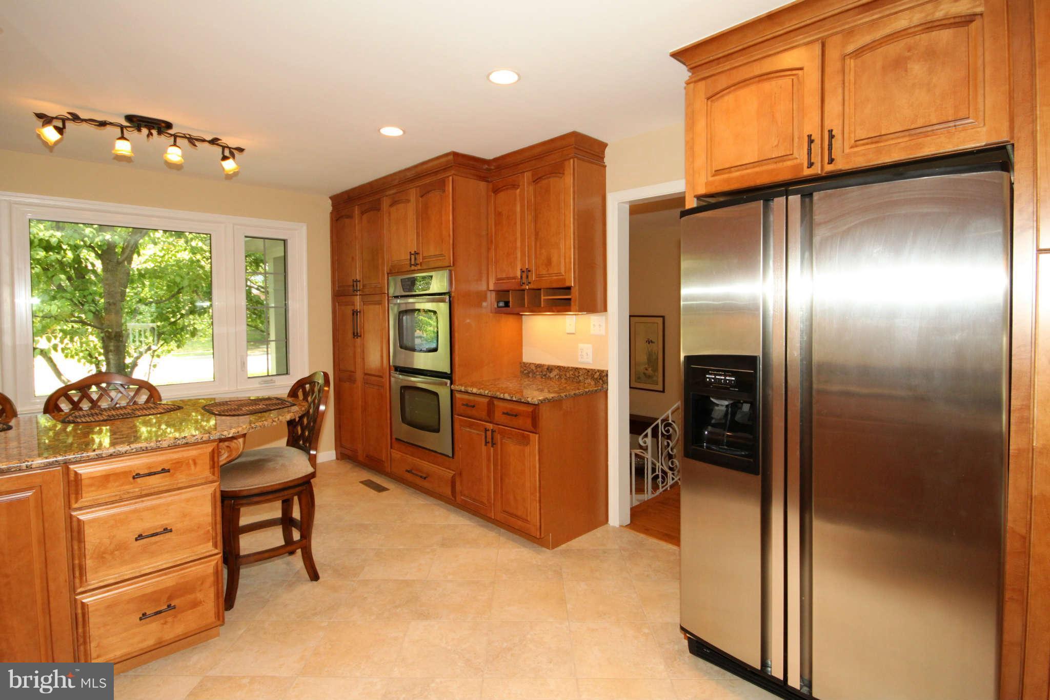 8201 Langbrook Road Springfield, VA 22152 - Photo 8 of 29 Kitchen