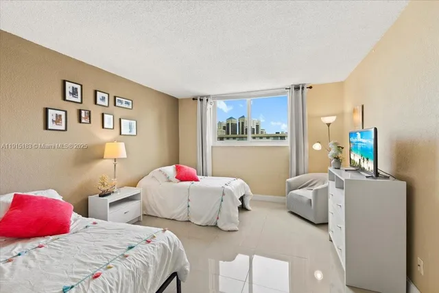 $3,800 | 19380 Collins Avenue, Unit 1602, Sunny Isles Beach, FL 33160