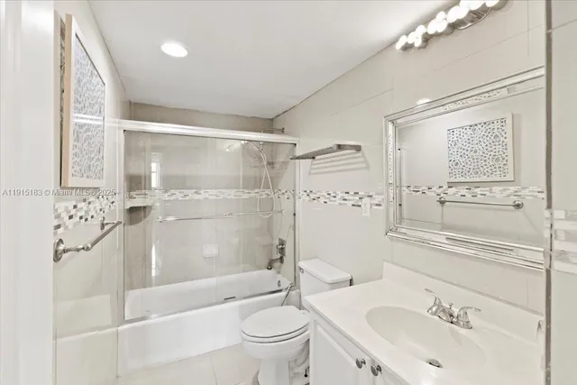 $3,800 | 19380 Collins Avenue, Unit 1602, Sunny Isles Beach, FL 33160