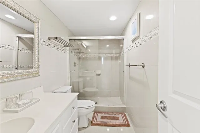 $3,800 | 19380 Collins Avenue, Unit 1602, Sunny Isles Beach, FL 33160