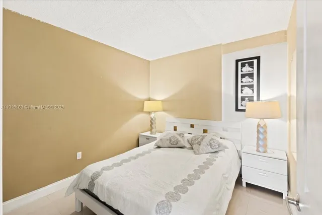 $3,800 | 19380 Collins Avenue, Unit 1602, Sunny Isles Beach, FL 33160