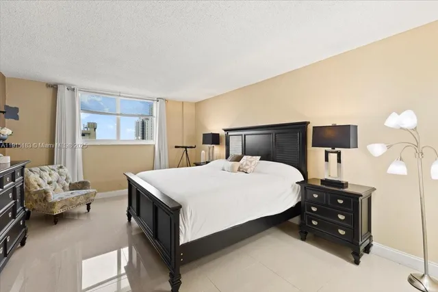 $3,800 | 19380 Collins Avenue, Unit 1602, Sunny Isles Beach, FL 33160