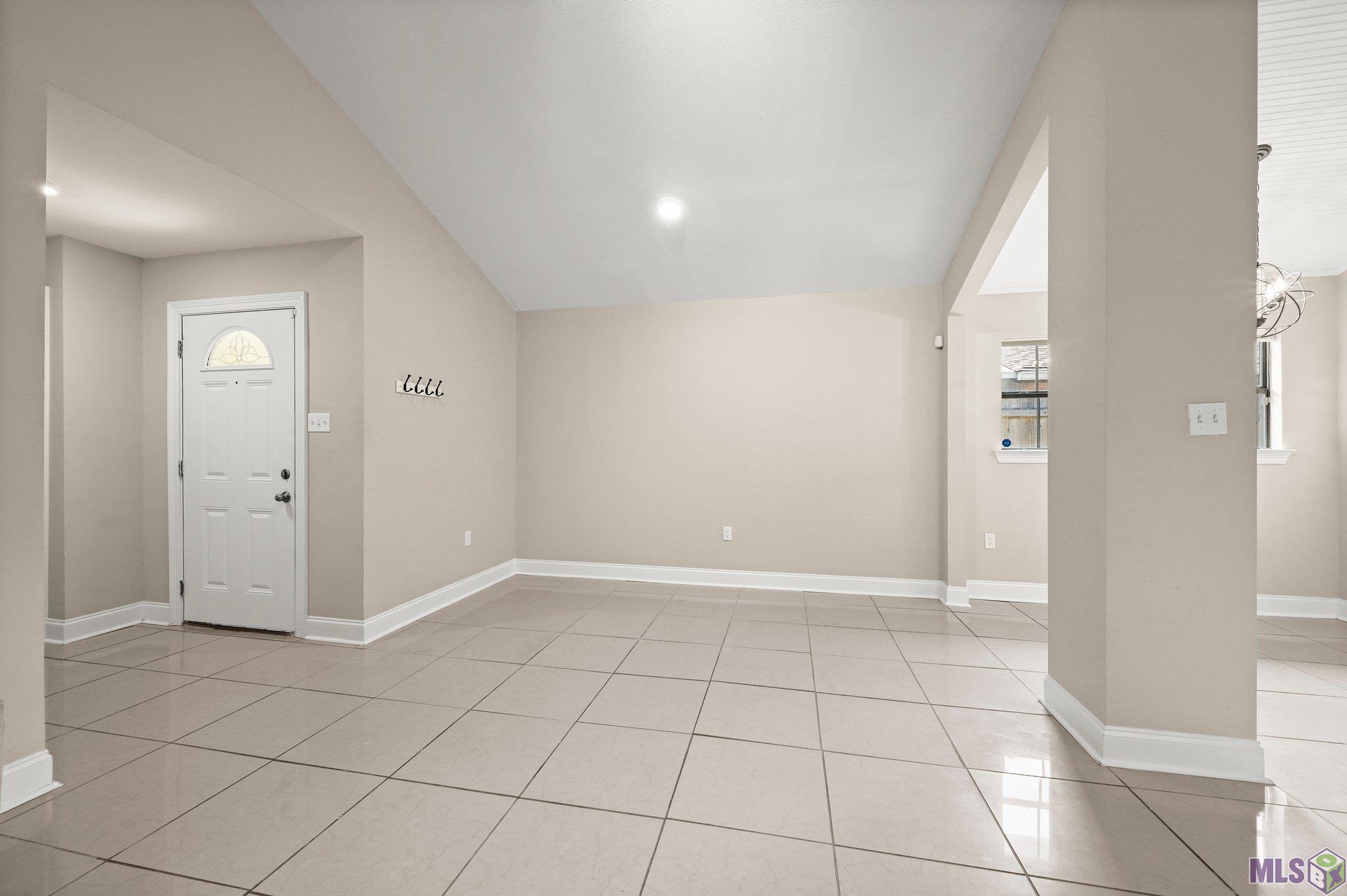 8049 Summa Avenue, Unit D Baton Rouge, LA 70809 - Photo 3 of 14