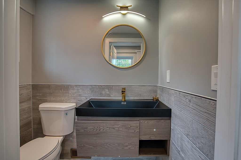 19 Vesey Road Randolph, MA 02368 - Photo 7 of 29 Gallery Image 7