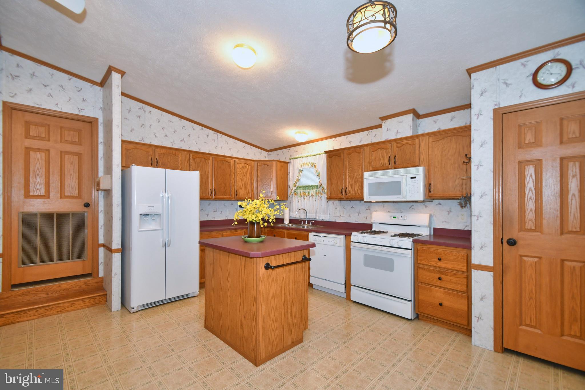 19 Thomas Lane Sparrows Point, MD 21219 - Photo 8 of 45 Gallery Image 8