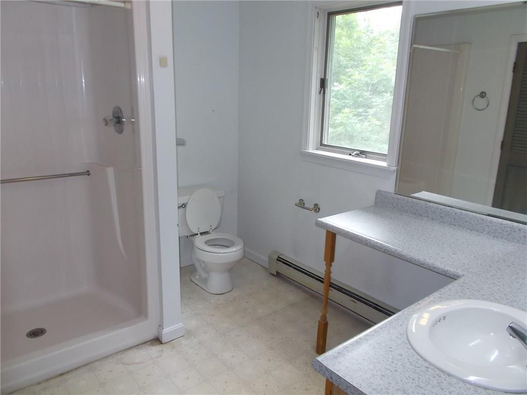 21 River Road Topsham, ME 04086 - Photo 7 of 13 Master Bath