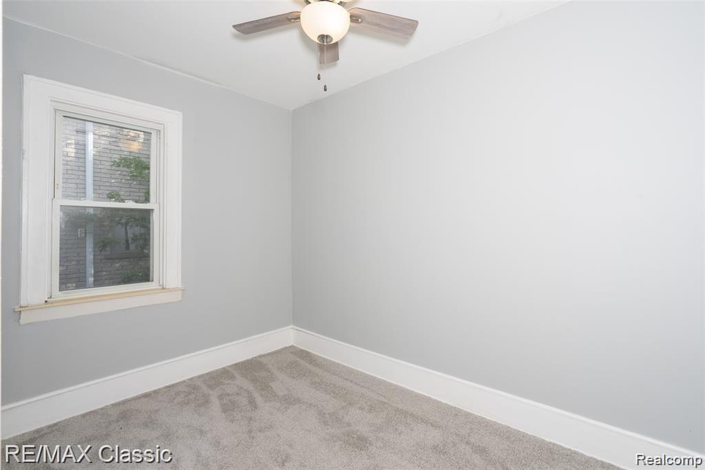 3956 Howe Road Wayne, MI 48184 - Photo 11 of 28